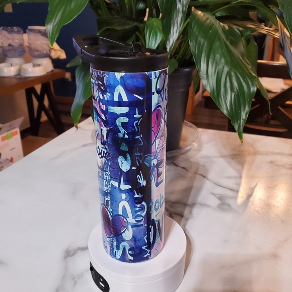Love Graffiti Art 20oz Tumbler with duo lids 🎉sale - Picture 6 of 9